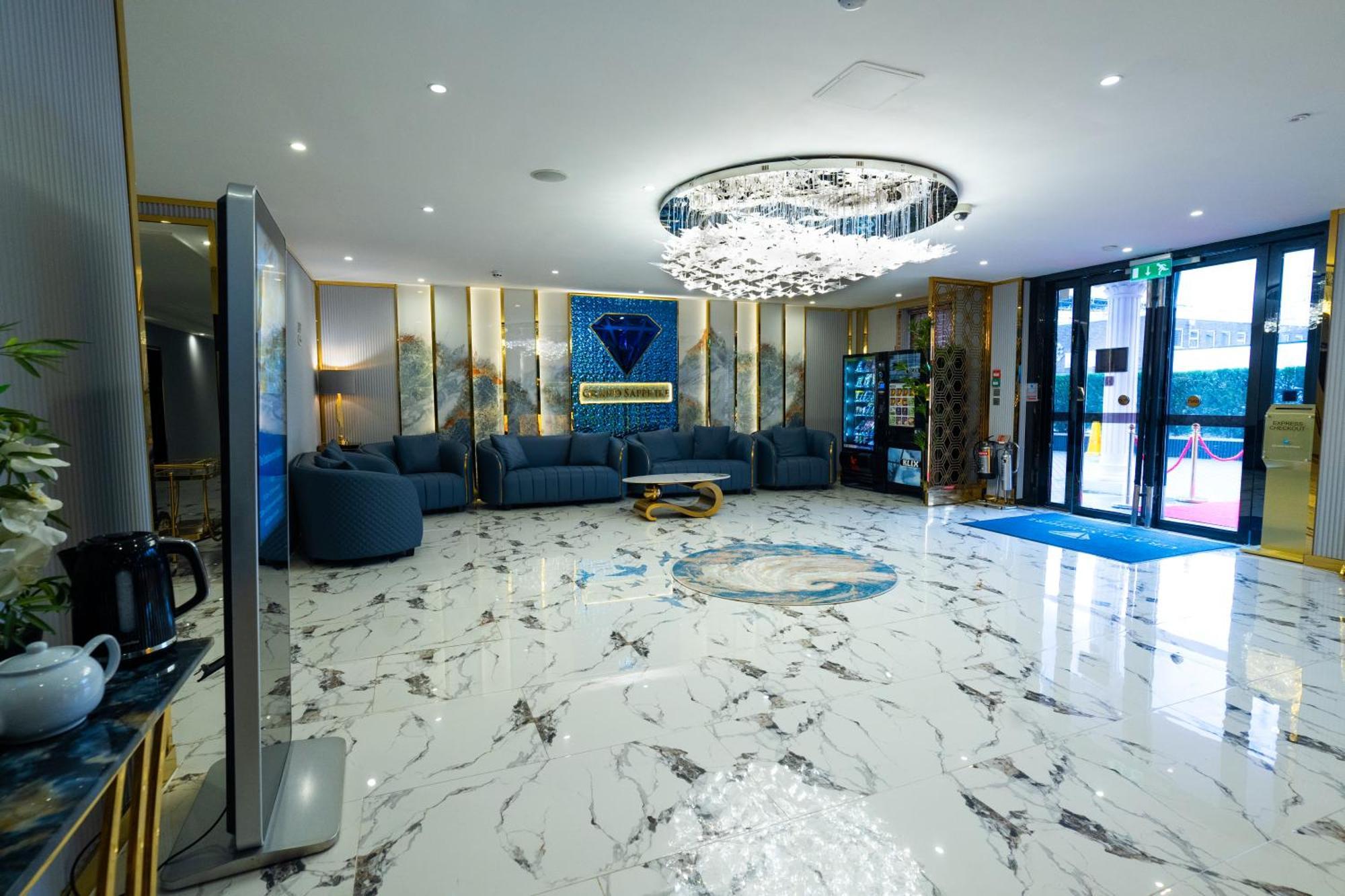Grand Sapphire Hotel & Banqueting Кройдон Екстер'єр фото