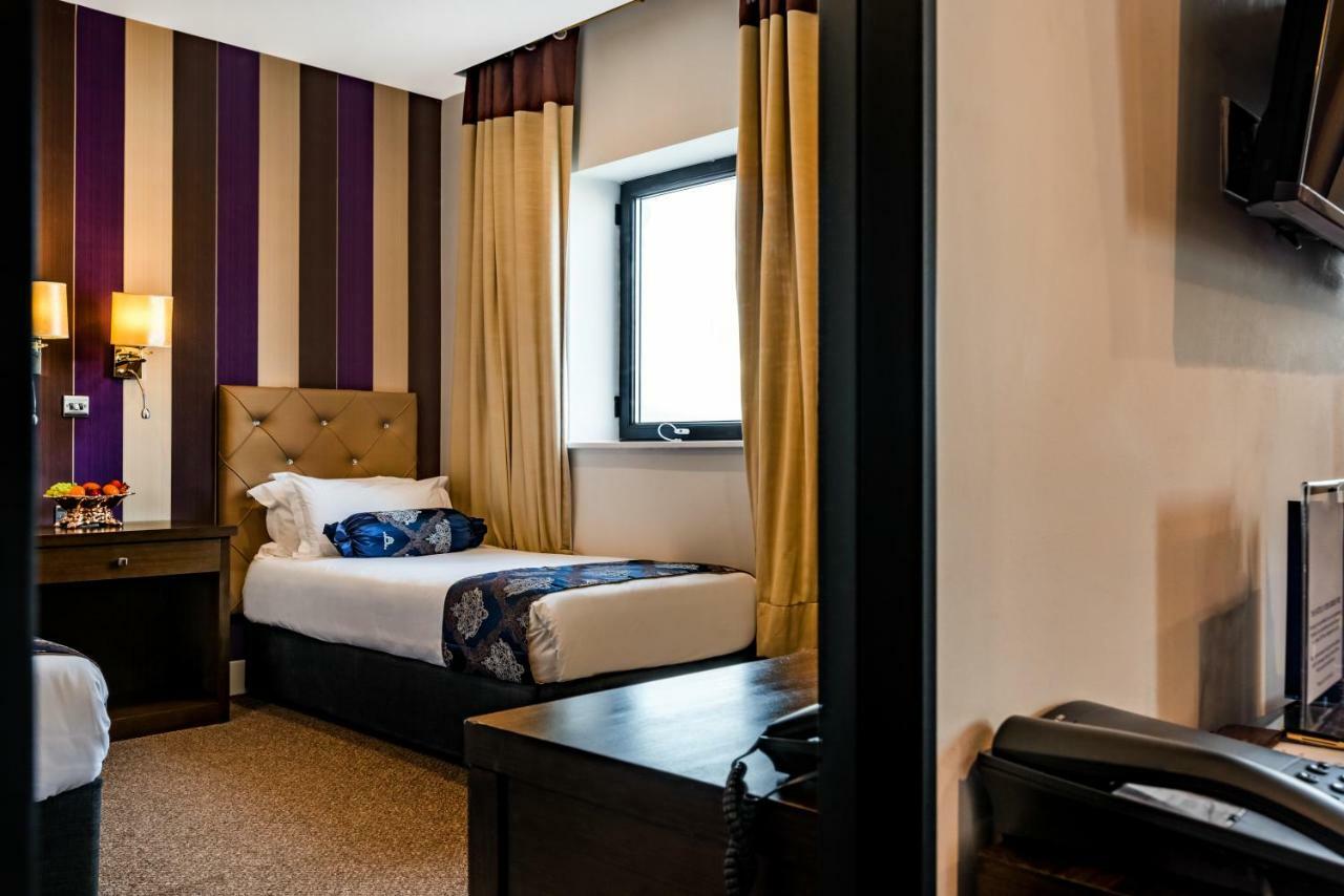 Grand Sapphire Hotel & Banqueting Кройдон Екстер'єр фото