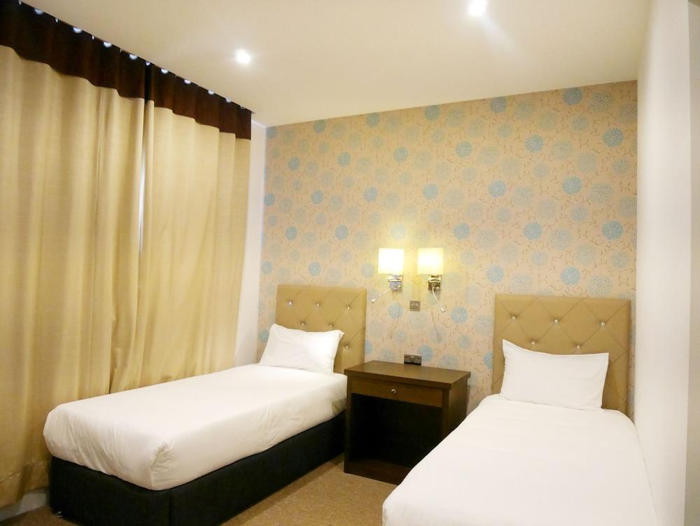 Grand Sapphire Hotel & Banqueting Кройдон Екстер'єр фото