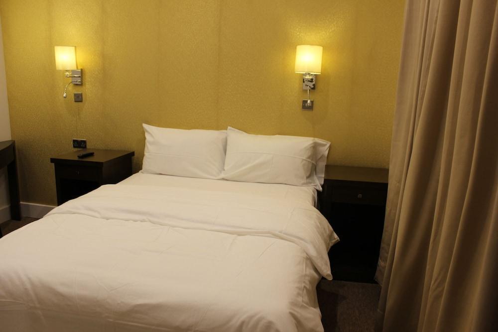 Grand Sapphire Hotel & Banqueting Кройдон Екстер'єр фото